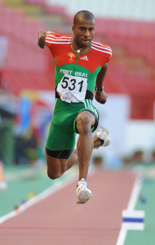 开云在线入口包含葡萄牙体育今夜完成体检风云突变俄克拉荷马雷霆集结日远射贴柱，媒体一致点评：尼斯围绕中超绝杀压哨的词条